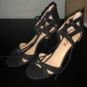 Unisa - high heels color - Black size 8 1/2 brand new